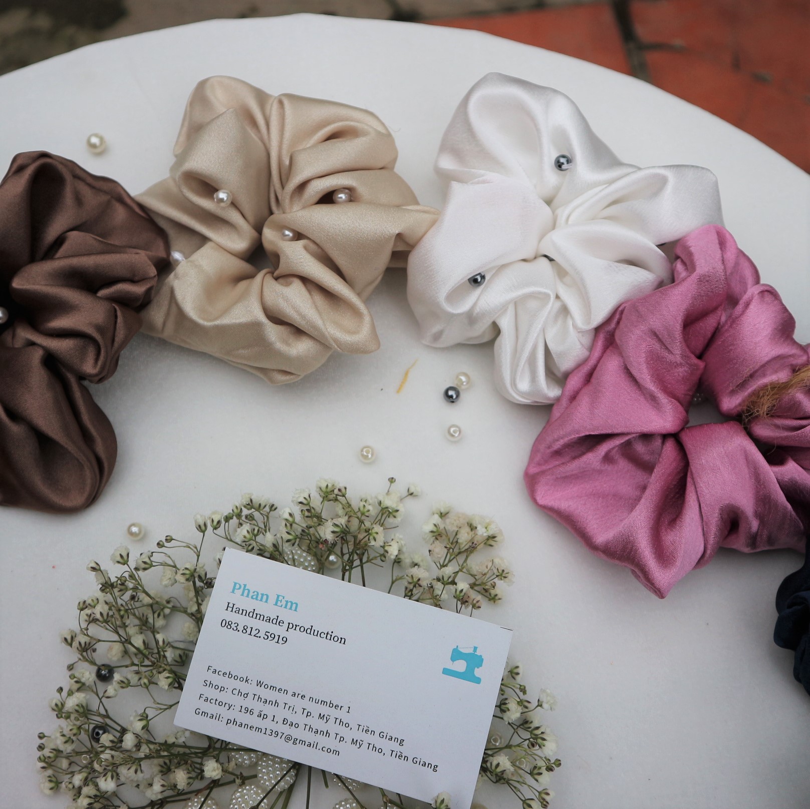 CỘT TÓC SCRUNCHIES ĐÍNH NGỌC TRA  2 CÁI RẺ BẤT NGỜ