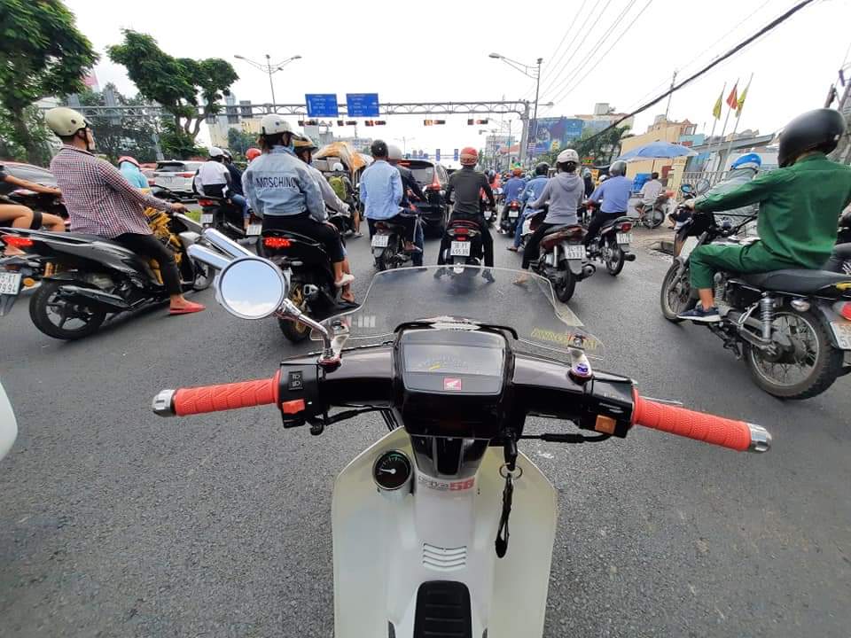 Kính chắn gió Dream