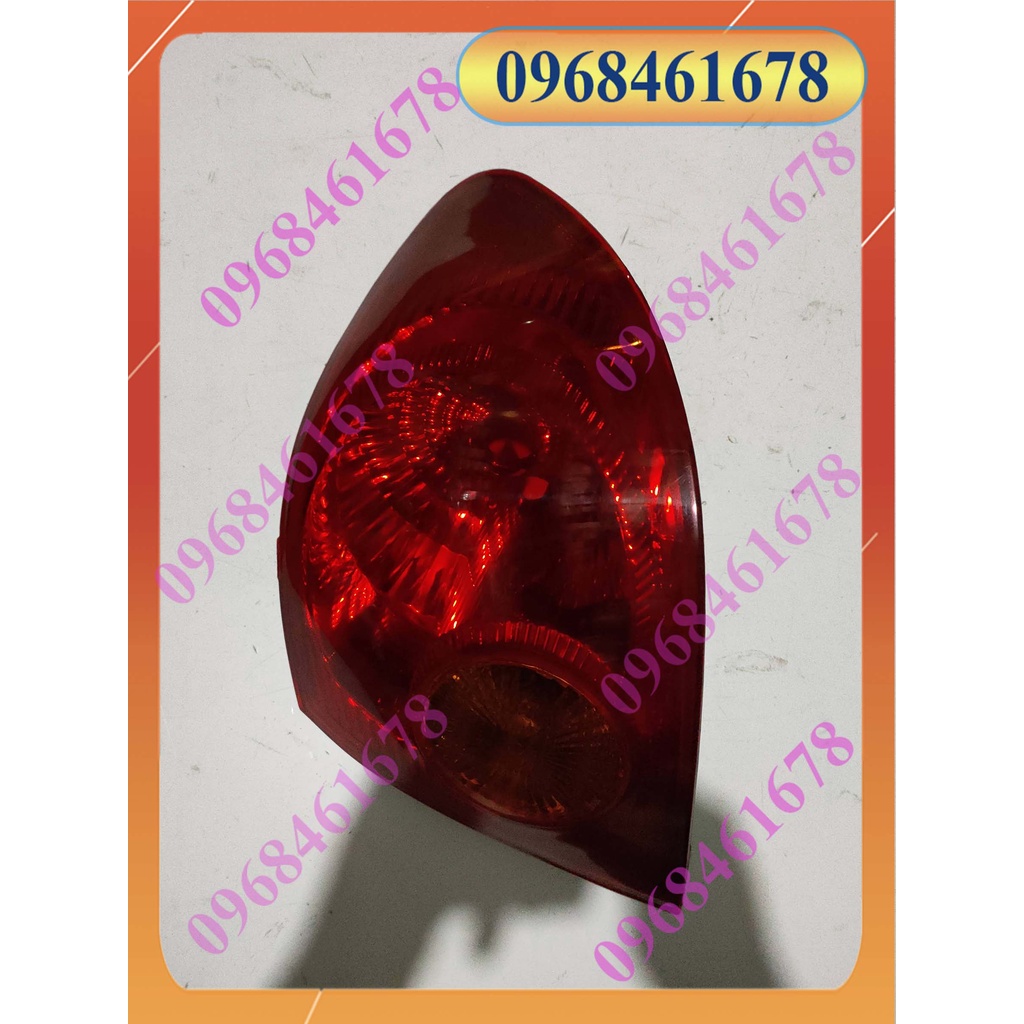 Đèn hậu Altis đời 2001-2005 : Miếng ngoài