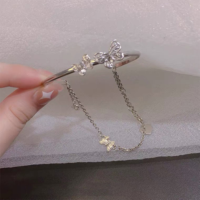 🌟 Tính khí Butterfly Chain Bracelet Girls Niche All-match Thiết kế Vòng tay bạn gái cao cấp FAVOURIE