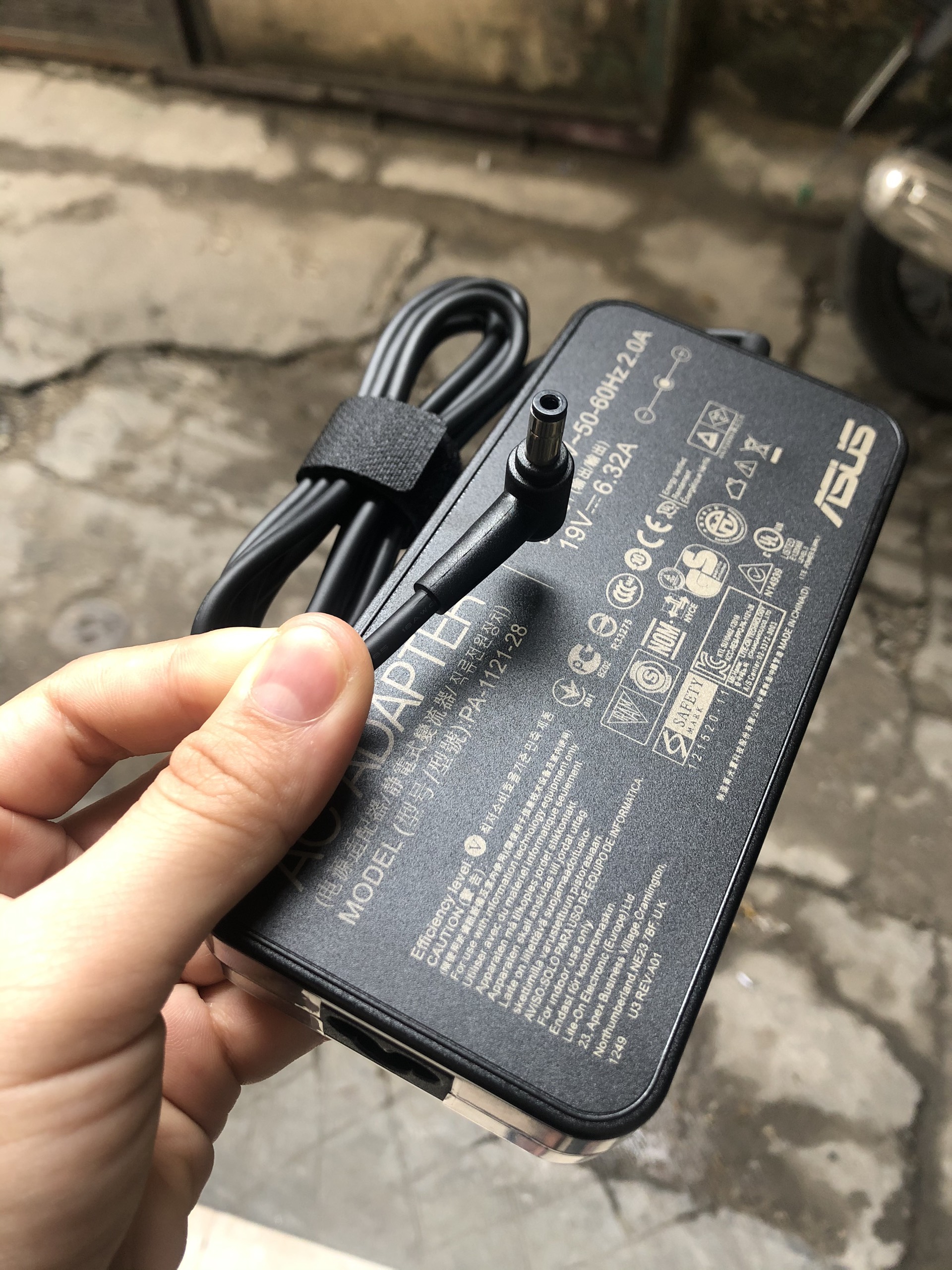 Sạc laptop Asus 19V 6.32A bản gốc