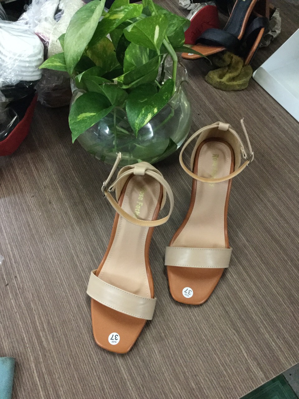 Giày cao gót mũi vuông gót đũa 9p - CG-0367