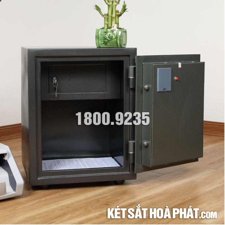 Két sắt điện tử Century CF78