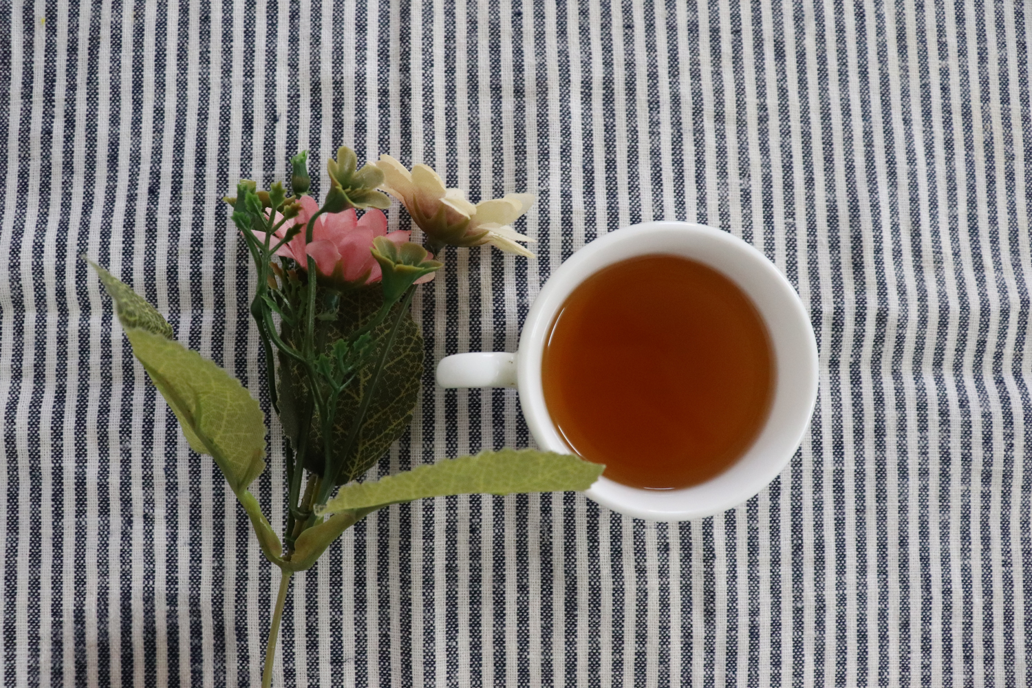 TRÀ ĐEN (Hồng trà) cao cấp Mộc Châu 100g (nhãn vàng) - The Lover Tea