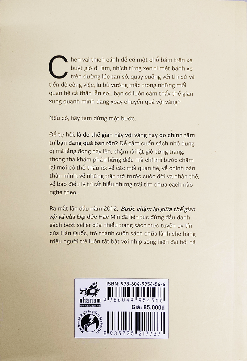 Sách - Bước Chậm Lại Giữa Thế Gian Vội Vã (Tái Bản 2020)