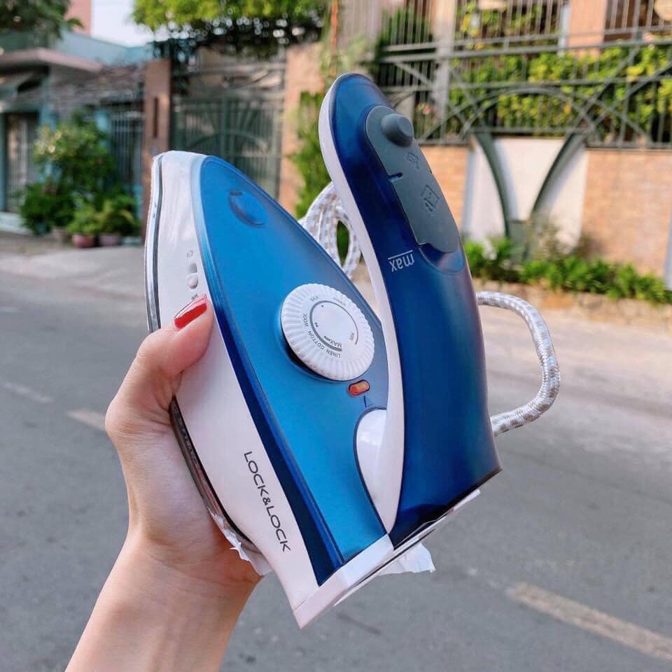 Bàn ủii mini (du lịch) hơi nước Lock&Lock ENI321 (1000W) gấp gọn
