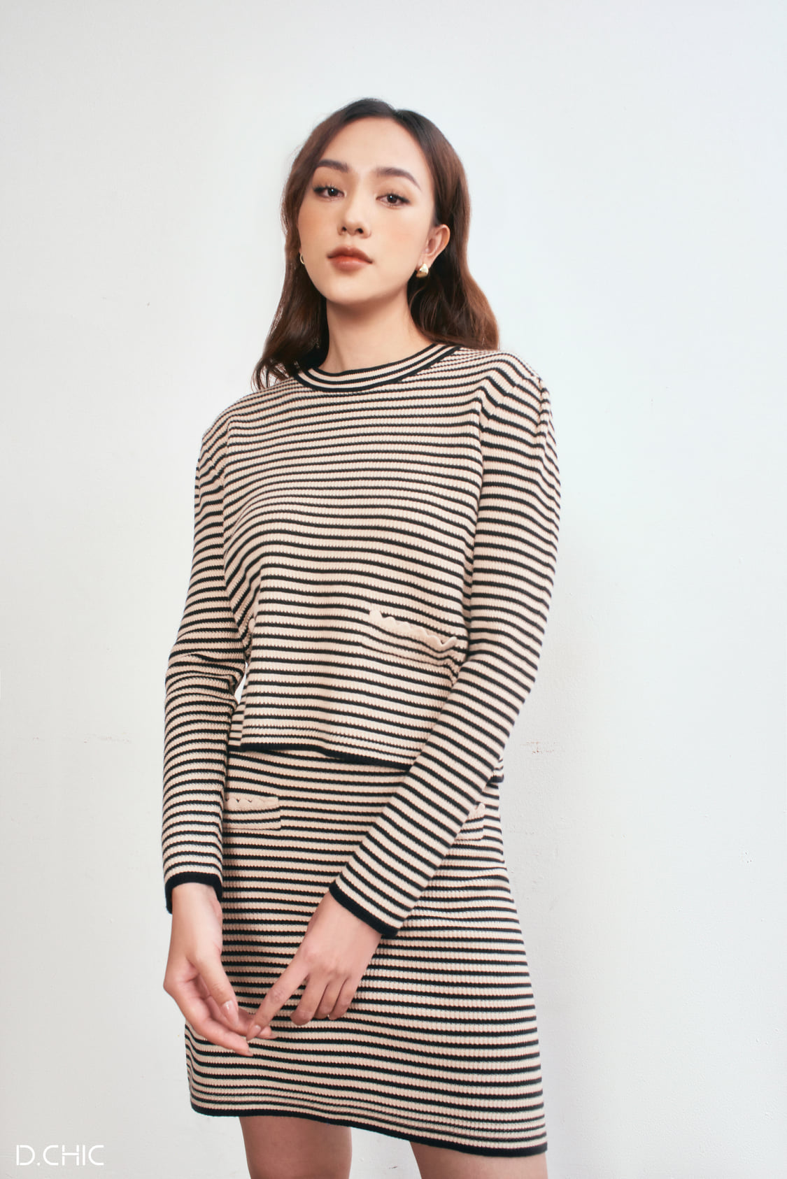D.CHIC Chân váy len lông thỏ kẻ ngang túi MS: 388015