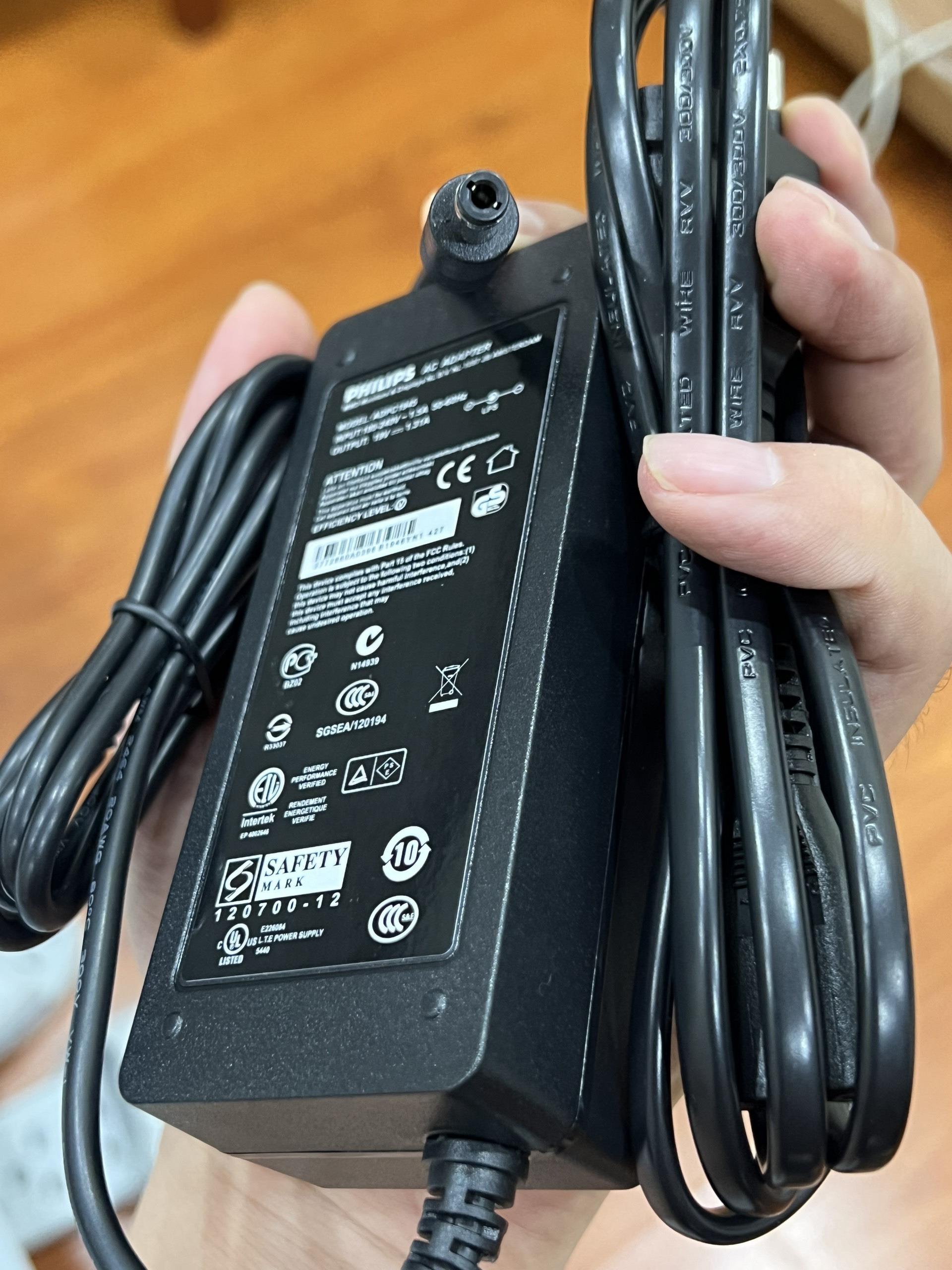 ADAPTOR 19V DÂY NGUỒN MÀN HÌNH AOC