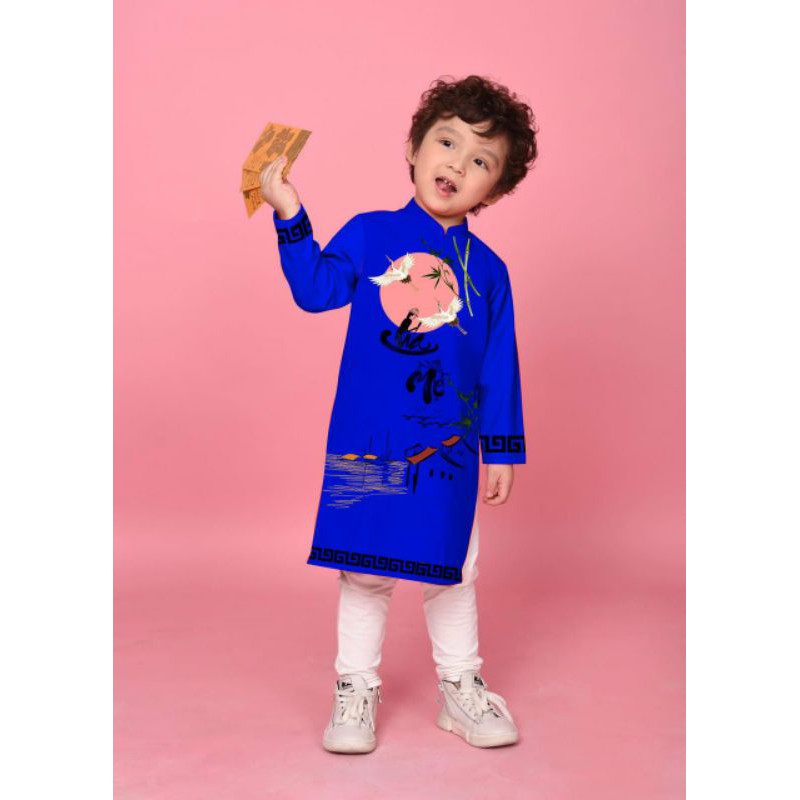 Áo dài cách tân bé trai cha mẹ
