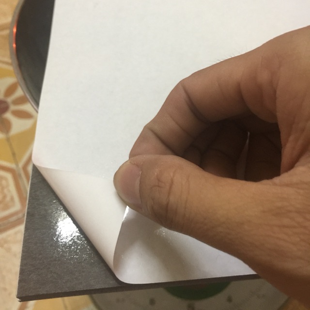 Tấm A4 nam châm dẻo có keo dày 0,75 mm