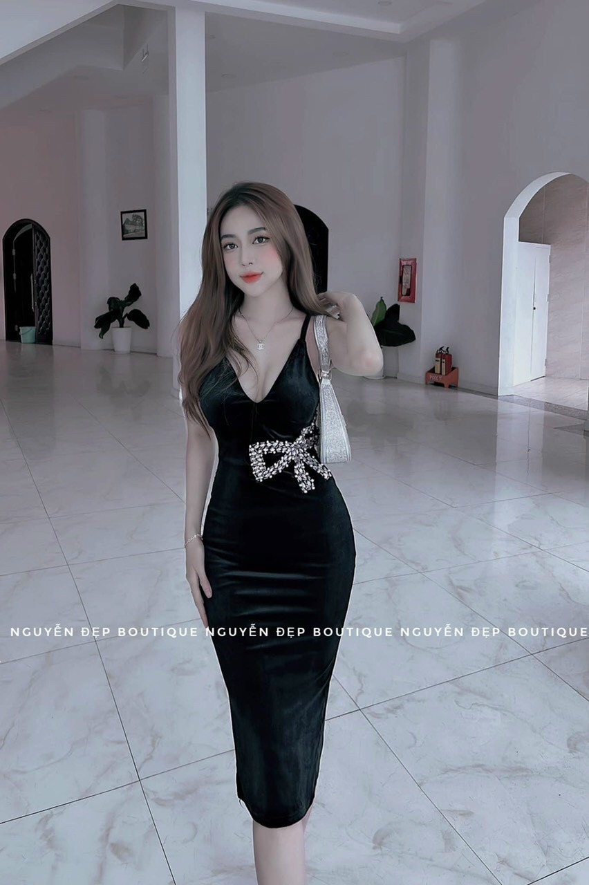 Đầm 2 dây nhung đính nơ đá sang trọng