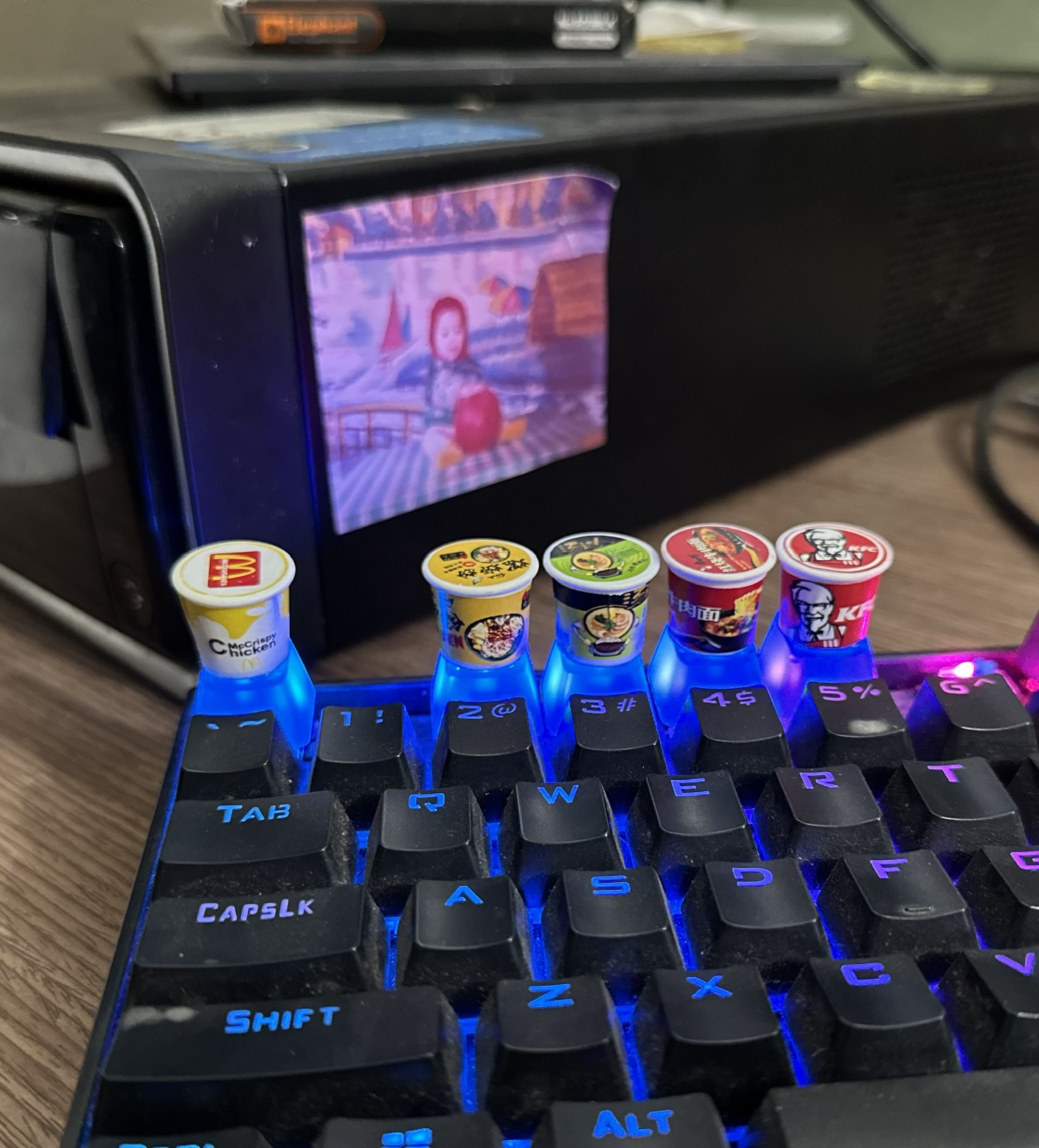 Keycap các loại chân xuyên LED (xem hết ảnh nha bà con ^^)