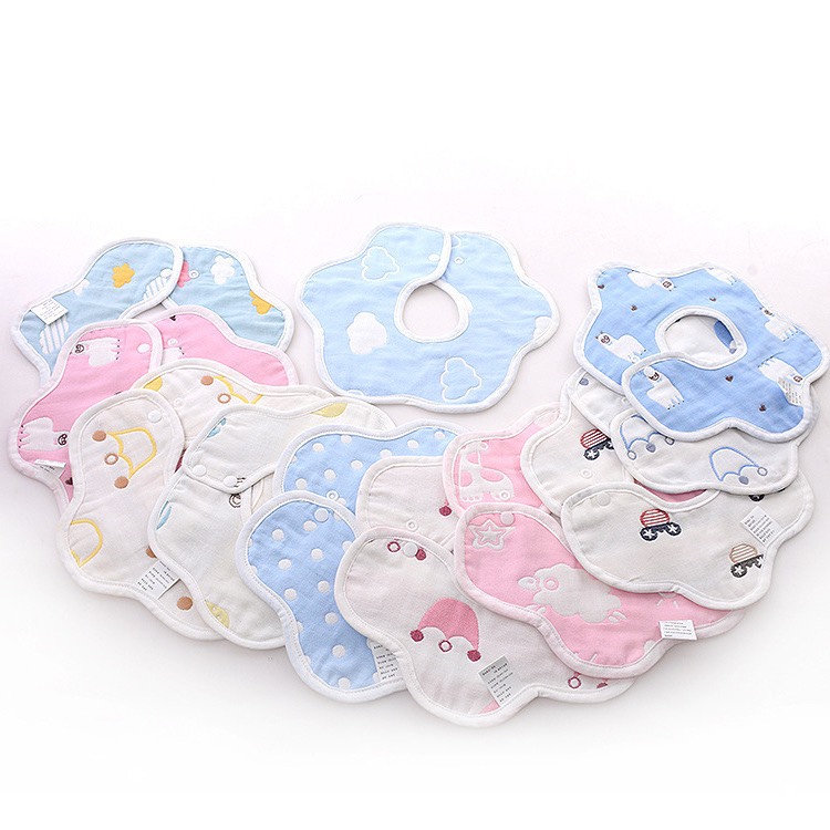 Yếm cotton 6 lớp giữ ấm cổ cho bé.