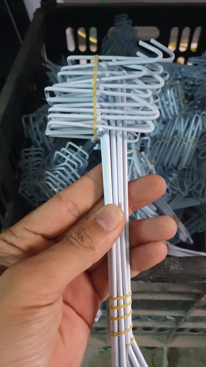 ( combo 20 cái ) móc treo đồ nghề cài lưới sơn tĩnh điện