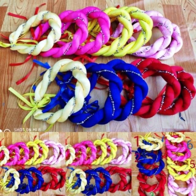 Mấn đội đầu cho bé và mẹ phối cùng áo dài