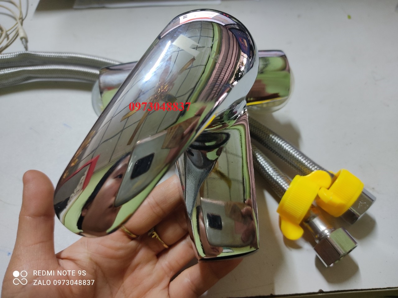 Vòi chậu rửa mặt nóng lạnh LI NAX kèm dây cấp