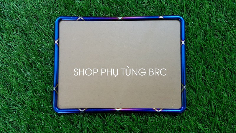 Bộ biển số titan ngôi sao 7 màu cao cấp ( bộ đầy đủ: khung titan + mica + đế inox + ốc)