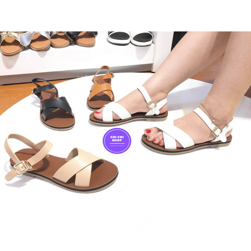 Giày sandal đế thấp quai chéo
