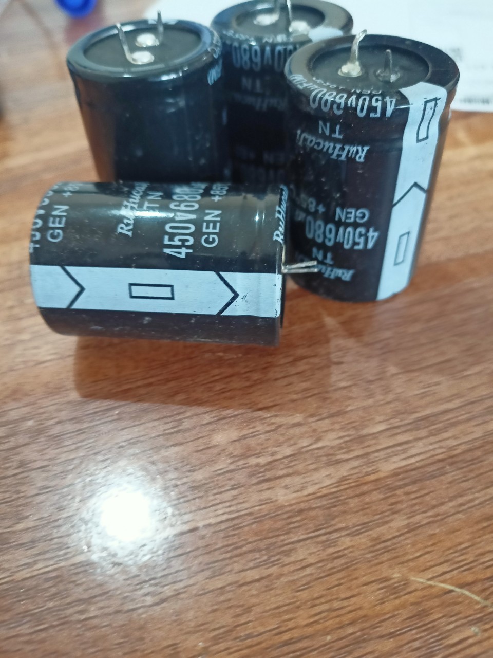 Tụ Nguồn 680Uf-450V bộ 4 Chiếc - Tnmh