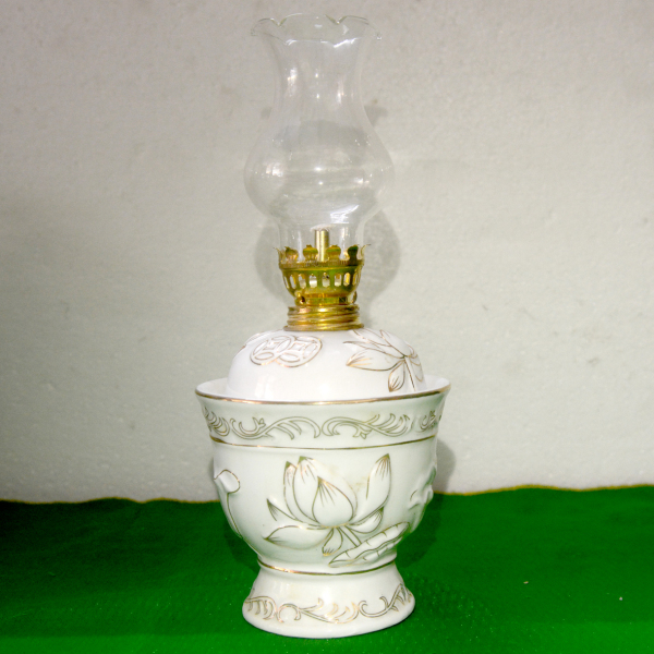 Bảng giá top Đèn dầu sứ thờ cúng hoa sen trắng cao 22cm