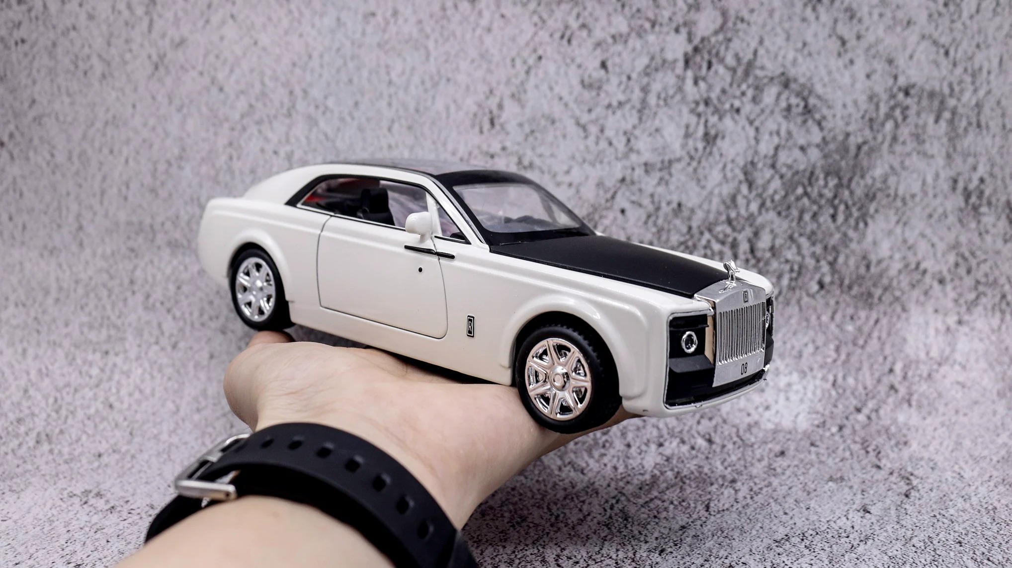 MÔ HÌNH XE ROLLS ROYCE SWEPTAIL WHITE BLACK 1:24 XLG 7657