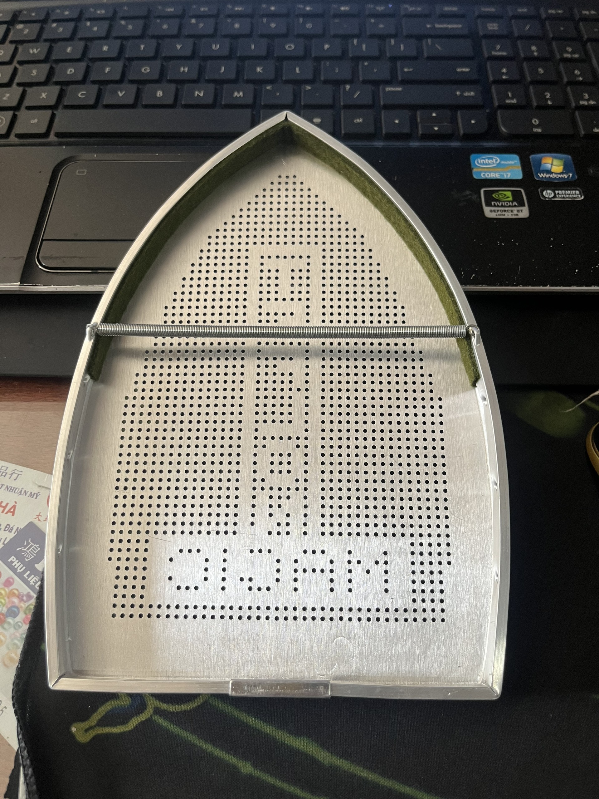 Mặt nạ bàn ủi 610