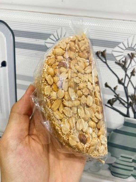 Kẹo đậu phộng bánh tráng mè
