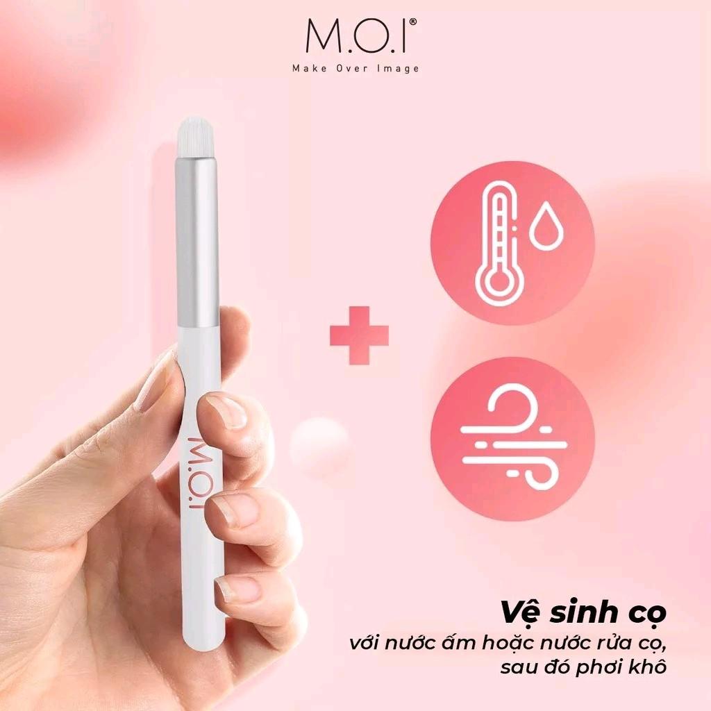 Cọ Môi by M.O.I