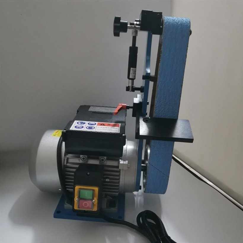 máy mài đai 750w