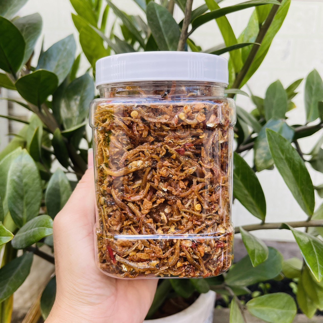 Cá Cơm Rim Tỏi ớt Lon 500gram
