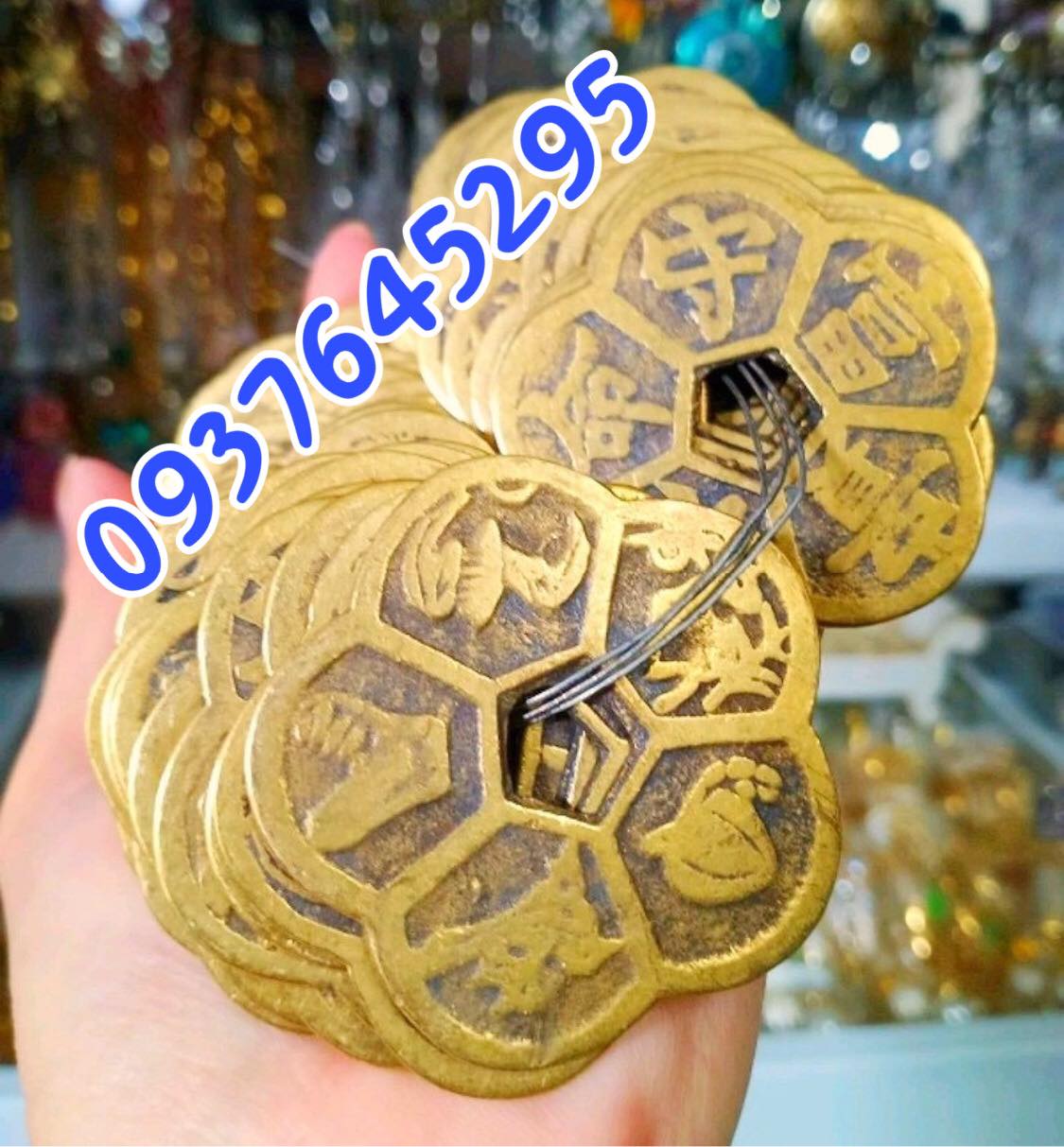 Đồng tiền hoa mai bằng đồng