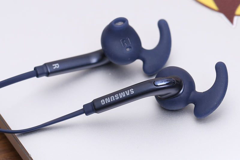 Tai nghe nhét trong Samsung EG920B