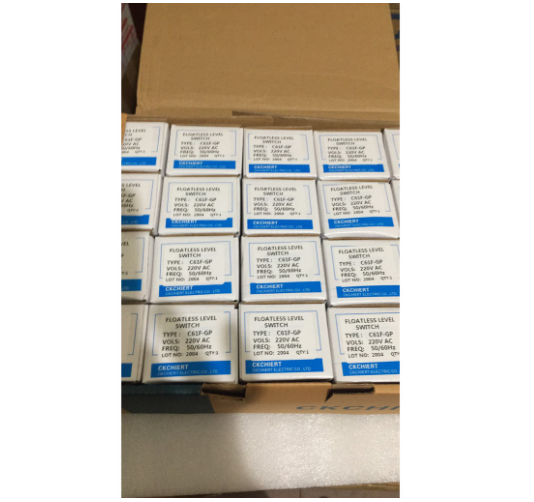 Rơ le mức nước relay mực nước CKC C61F-GP (bao gồm cả đế)