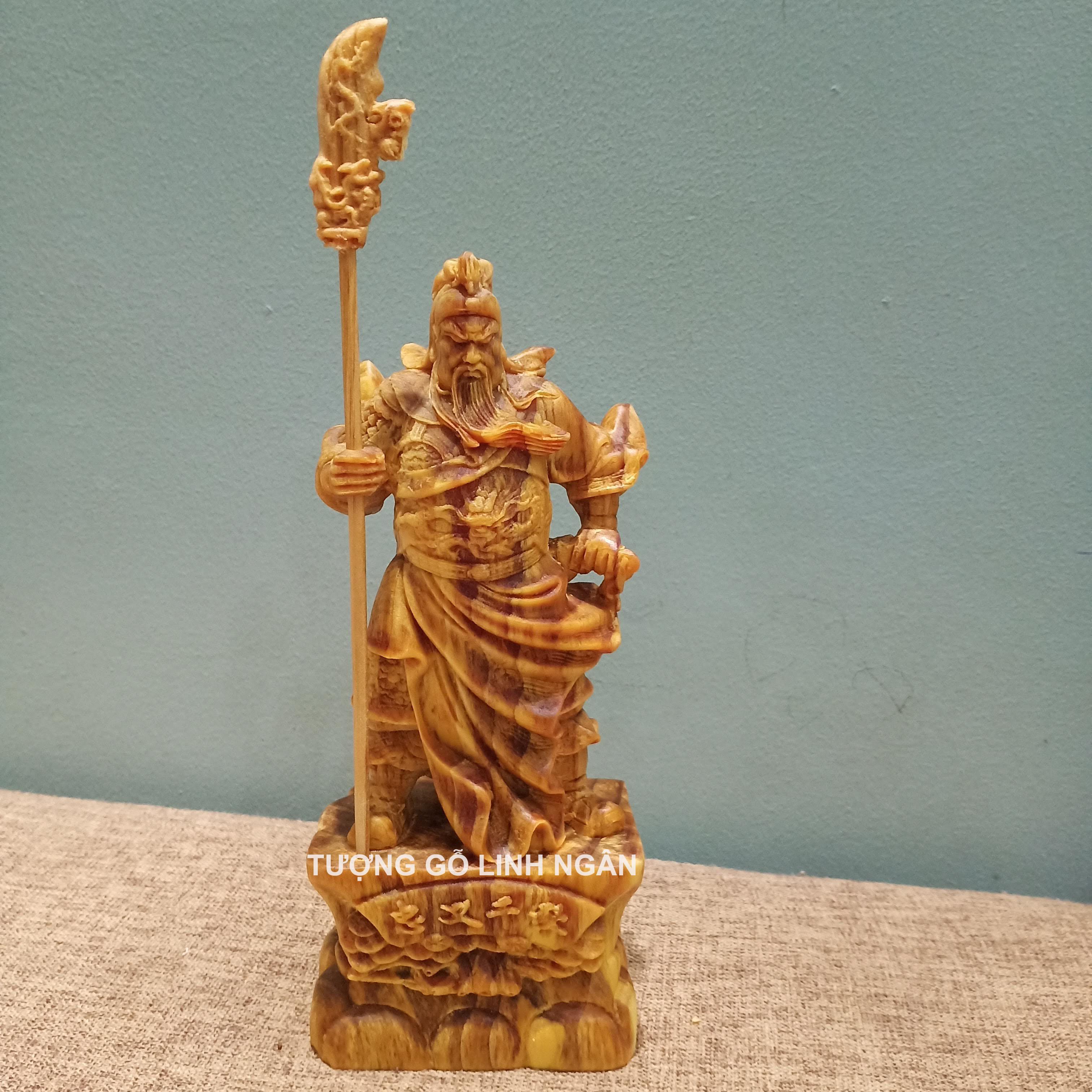 Tượng Quan Công gỗ huyết long cao 20 cm