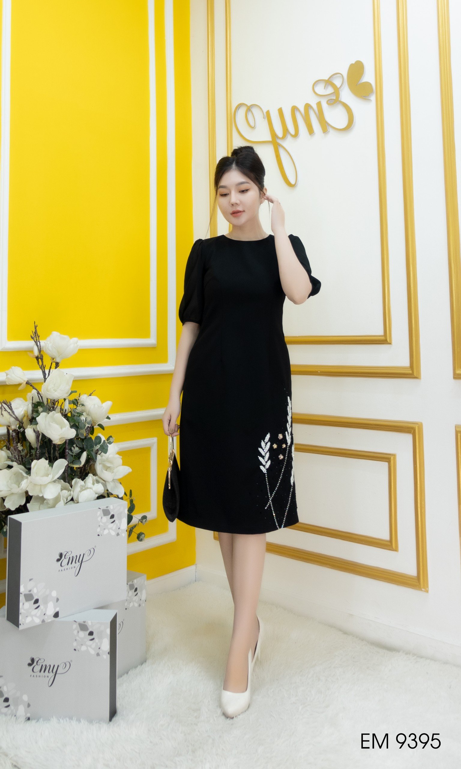 Đầm EMY EM9395 Suông Đen Tay Lỡ Kết Hạt