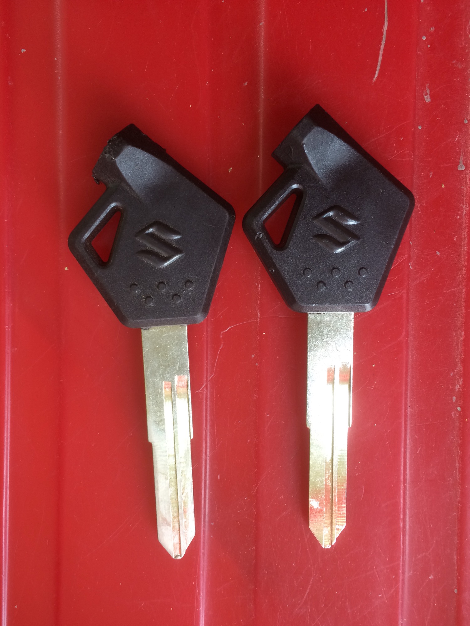 Cặp phôi chìa khoá SUZUKI ( rảnh trái )
