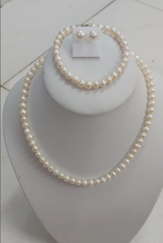 Combo 3 món ,vòng cổ +vòng tay +bông tai ,ngọc trai nuôi phú quốc 7 ly sang trọng