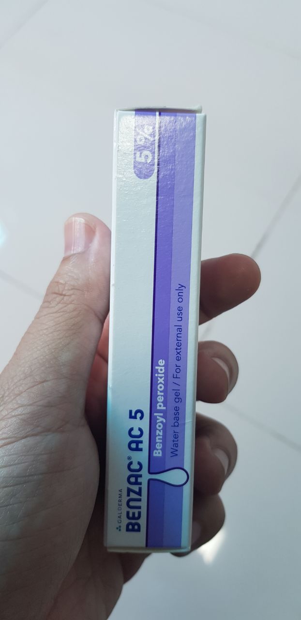 Benzac AC 2.5%, 5% - Kem hỗ trợ giảm mụn