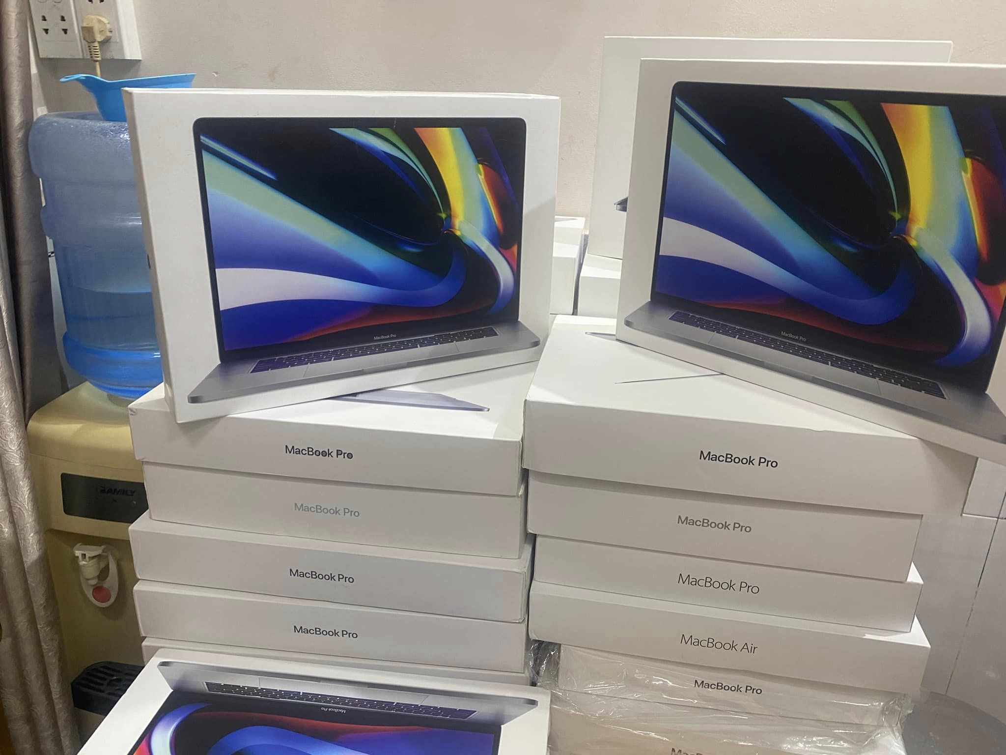 Hộp Box đựng Macbook, Pro air