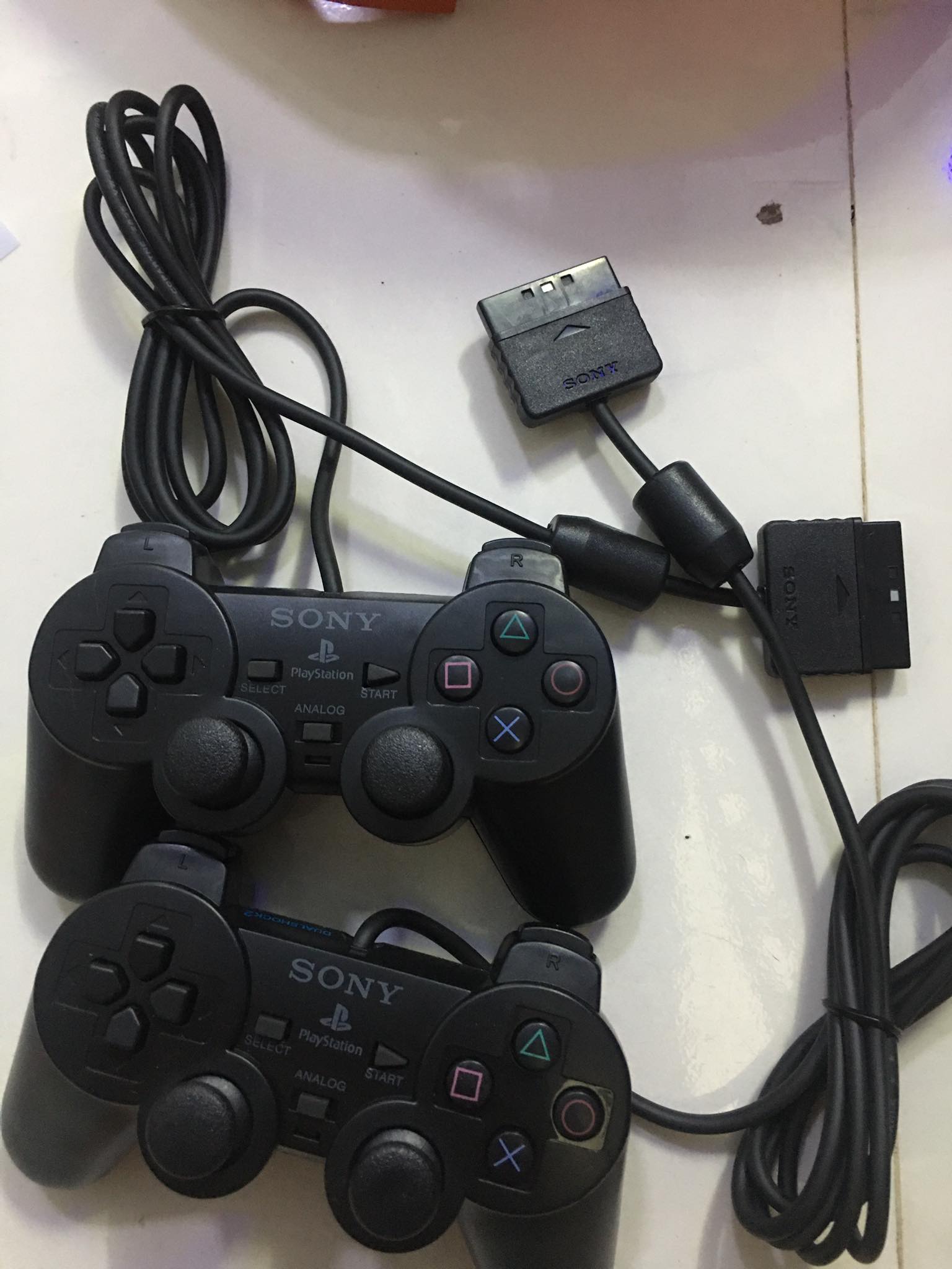 Bộ 2 tay cầm chơi game PlayStation 2 DualShock2 (Đen)