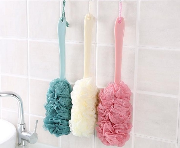 Cây bông tắm,cọ chà lưng loại lớn có cán dài