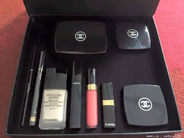 BỘ MỸ PHẨM CAO CẤP CHANEL 9 MÓN