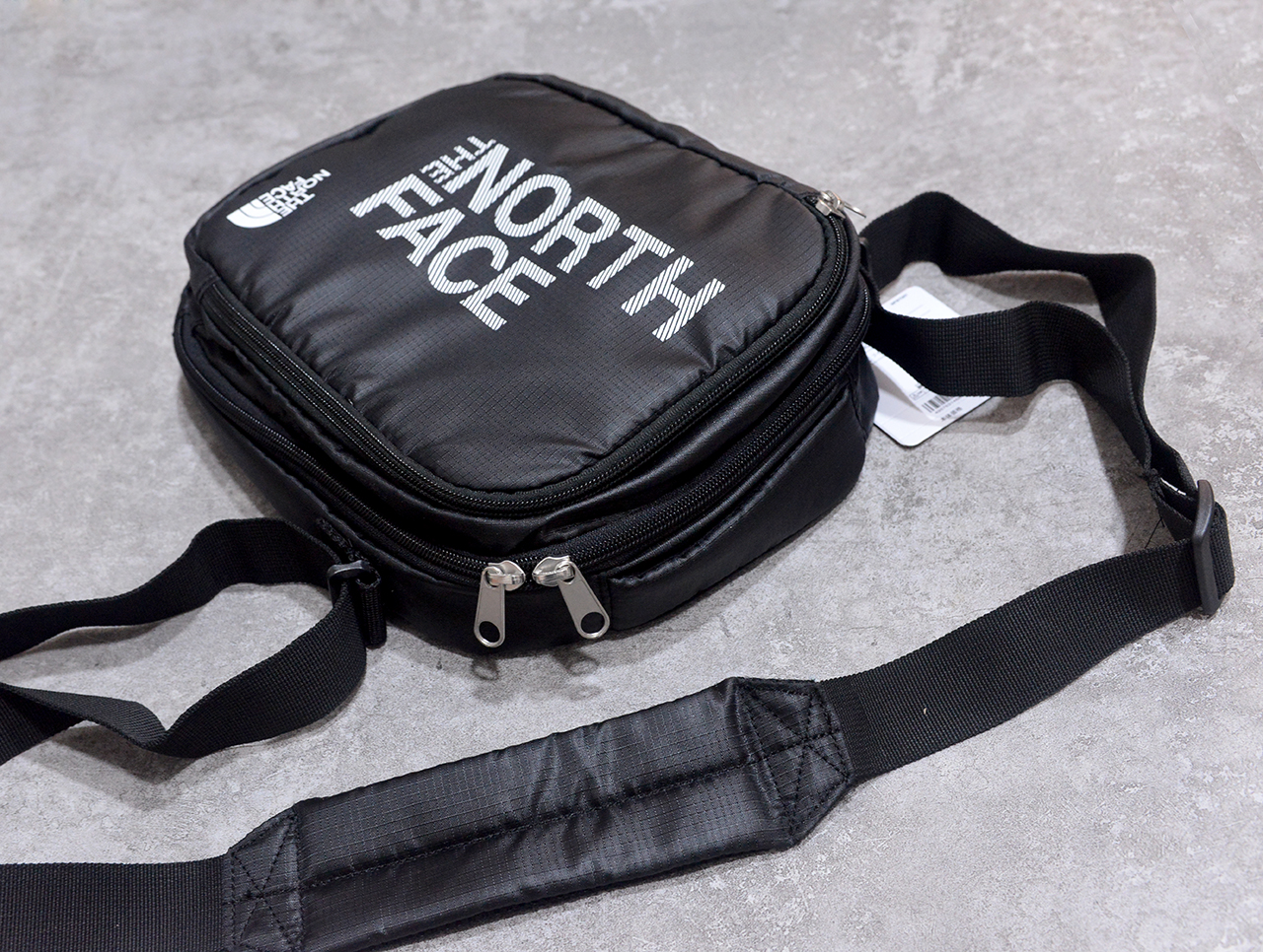 Túi đeo chéo để iPad TNF Sling Bag 2018