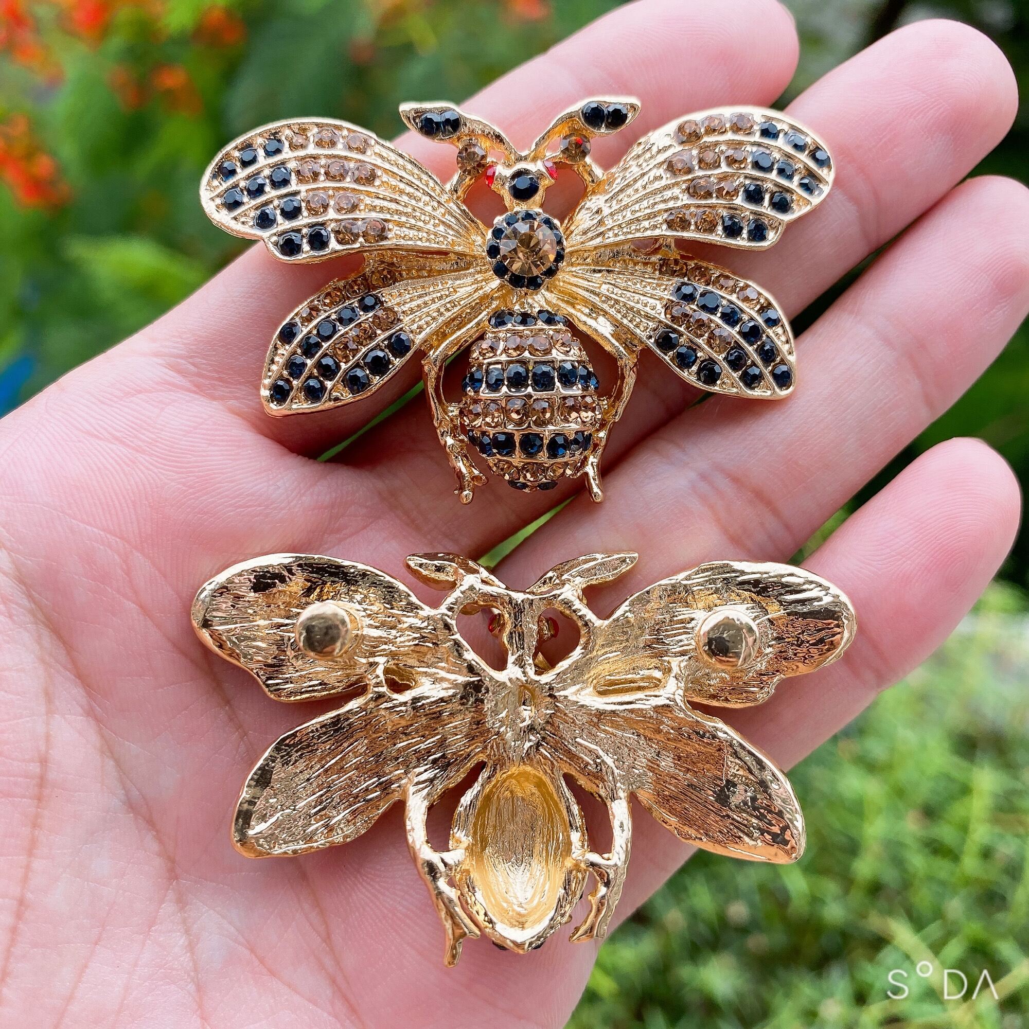 Bộ 2 Charm Ong Vàng gắn dép lào