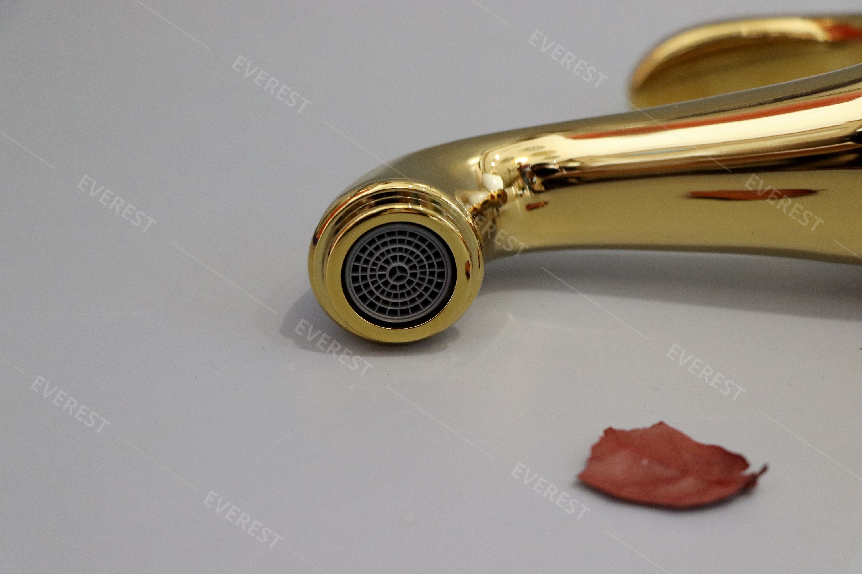 Vòi lavabo vàng 20cm cao cấp