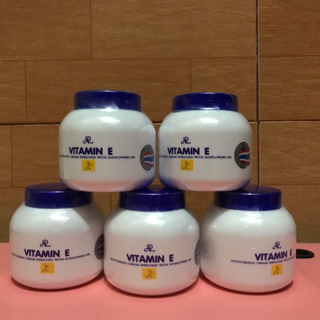 Kem Dưỡng Ẩm Body & Face Vitamin E Aron Thái Lan 200g