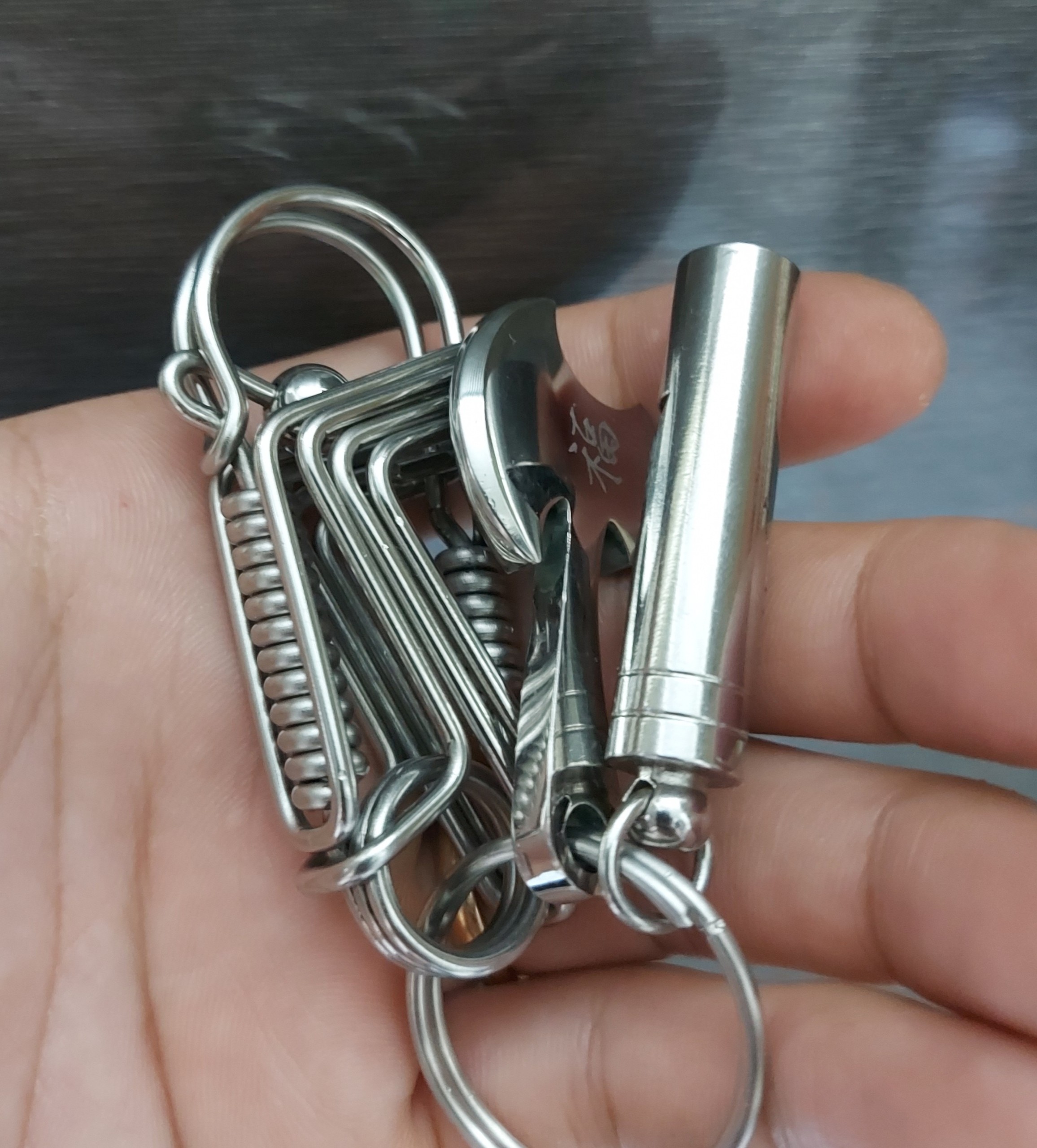 Móc Khóa inox làm thủ công