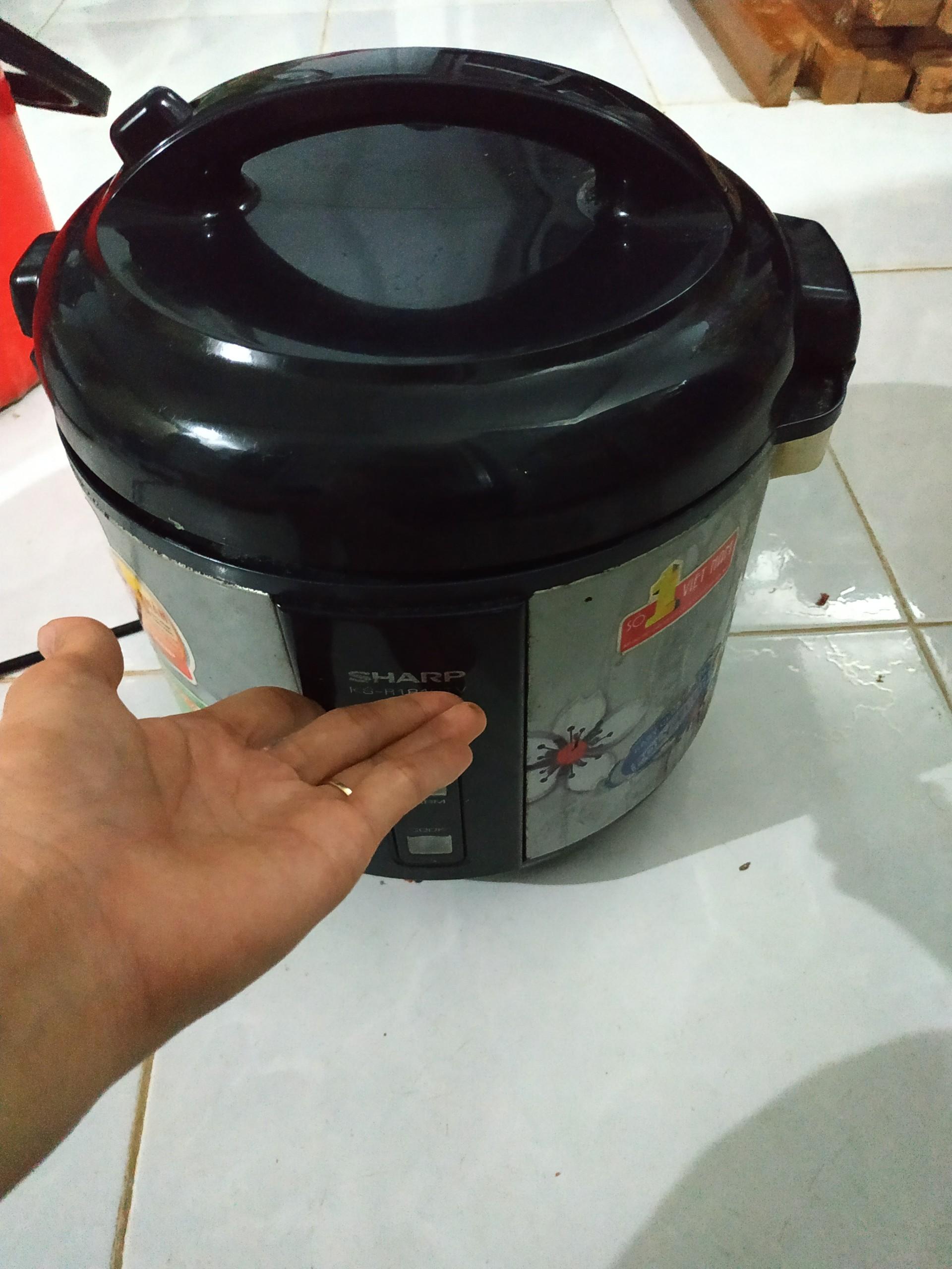 Nồi Cơm Nhập Khẩu Thái Lan Sharp KS-18ST (1.8L)