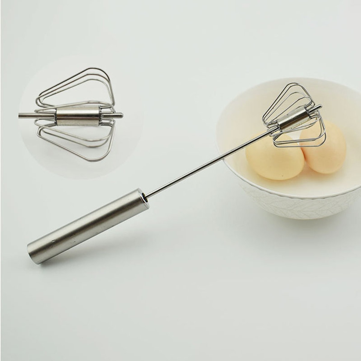 dụng cụ đánh trứng inox tự xoay
