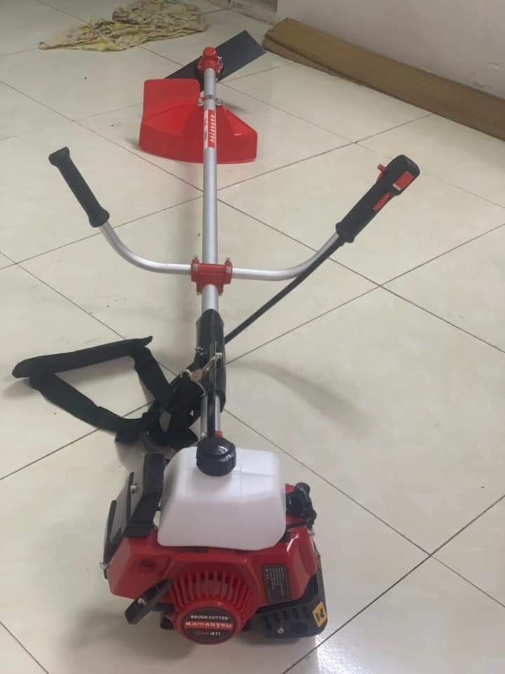 Máy Cắt Cỏ Kamastsu KM411 động cơ 2 thì công suất 1450W